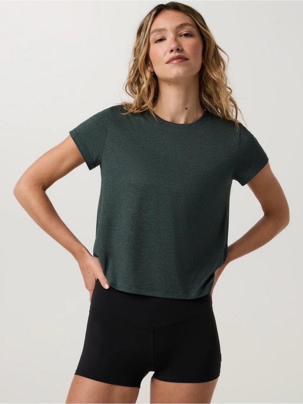 108. Vuori Energy Classic Tee in Hemlock